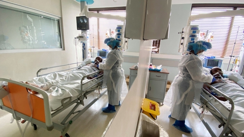 En mere smitsom variant af coronavirus vurderes at være baggrunden for en stor stigning i antallet af smittetilfælde i Sydafrika de seneste måneder. (Arkivfoto)