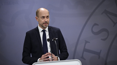 Sundhedsminister Magnus Heunicke (S) har fredag afsløret, hvem der er ny direktør for Statens Serum Institut.