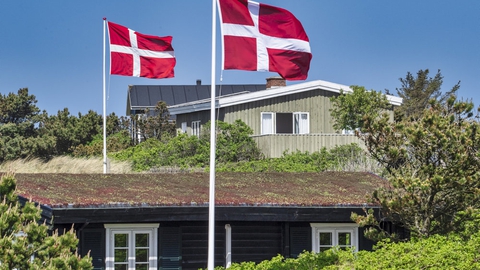Turister kan snart igen komme til Danmark og bo i lejede sommerhuse, og det øger risikoen for nye smittekæder. (Arkivfoto)