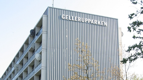 Et af højhusene i Gellerupparken. (Foto: Heelgrasper/Wikimedia Commons)