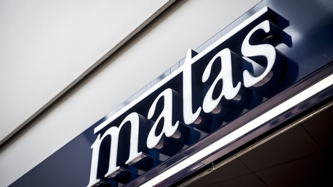 Matas bremser salget af en fiskeolie, hvor ordet "eskimo" indgår i navnet, indtil producenten har fundet en løsning. Det sker sommerens debat om ordet og henvendelser fra kunder, som finder ordet stødende. (Arkivfoto).