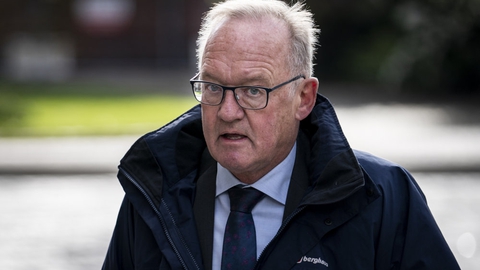 Forhenværende departementschef i Udlændinge-, Integrations- og Boligministeriet Uffe Toudal Pedersen ankommer til Instrukskommissionen i Retten på Frederiksberg.