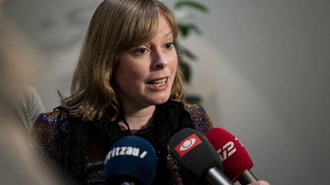 Det har ikke tidligere været muligt for danskerne at få adgang til egne oplysninger og sagsdokumenter i de danske arkiver uden at søge dispensation, men det vil regeringen nu lave om på. De foreslår en ændring af arkivloven så alle kan få adgang til egne oplysninger.