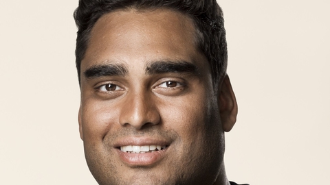 Folketingets pressefoto af Frie Grønnes leder Sikandar Siddique hvis spindoktor netop har sagt op efter at have blottet sig under Folkemødet