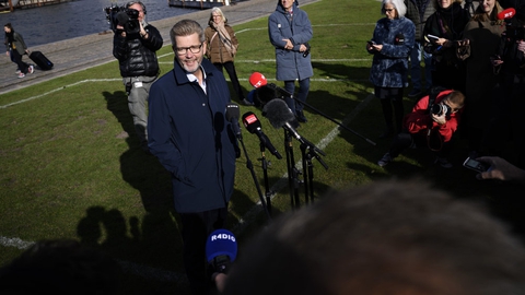 Frank Jensen (S) holdt pressemøde på Islands Brygge mandag middag. Her fortalte han, at han træder tilbage som overborgmester i København og som næstformand i Socialdemokratiet.