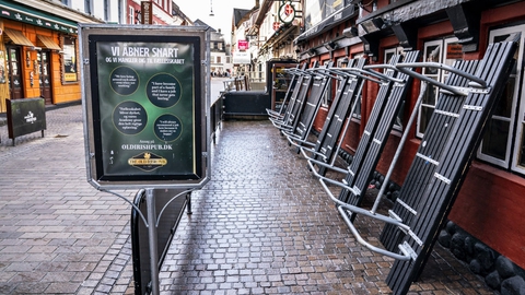 Restauranter og caféer kan igen byde gæster velkommen indenfor fra den 21. april. Det gælder båden indendørs og udendørs. (Arkivfoto)