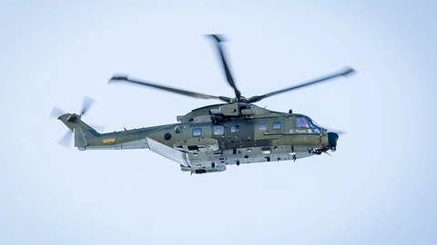 Mens betjentene ventede på, at helikopteren skulle komme frem, fandt de på en idé til at få manden ind på landjorden igen. (Arkivfoto).